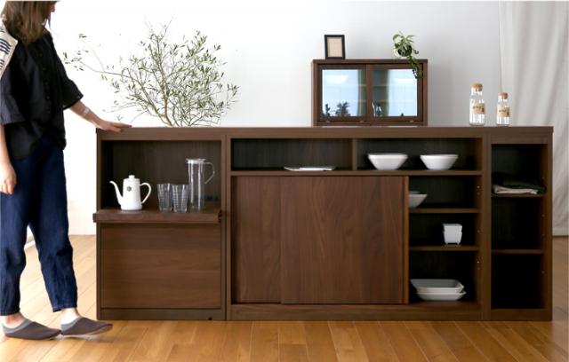 私にちょうどいい家具。「ロータイプ食器棚」の魅力と使い方 | 高野木工株式会社 | 国産家具のTAKANO MOKKOU | 国産 家具の高野木工